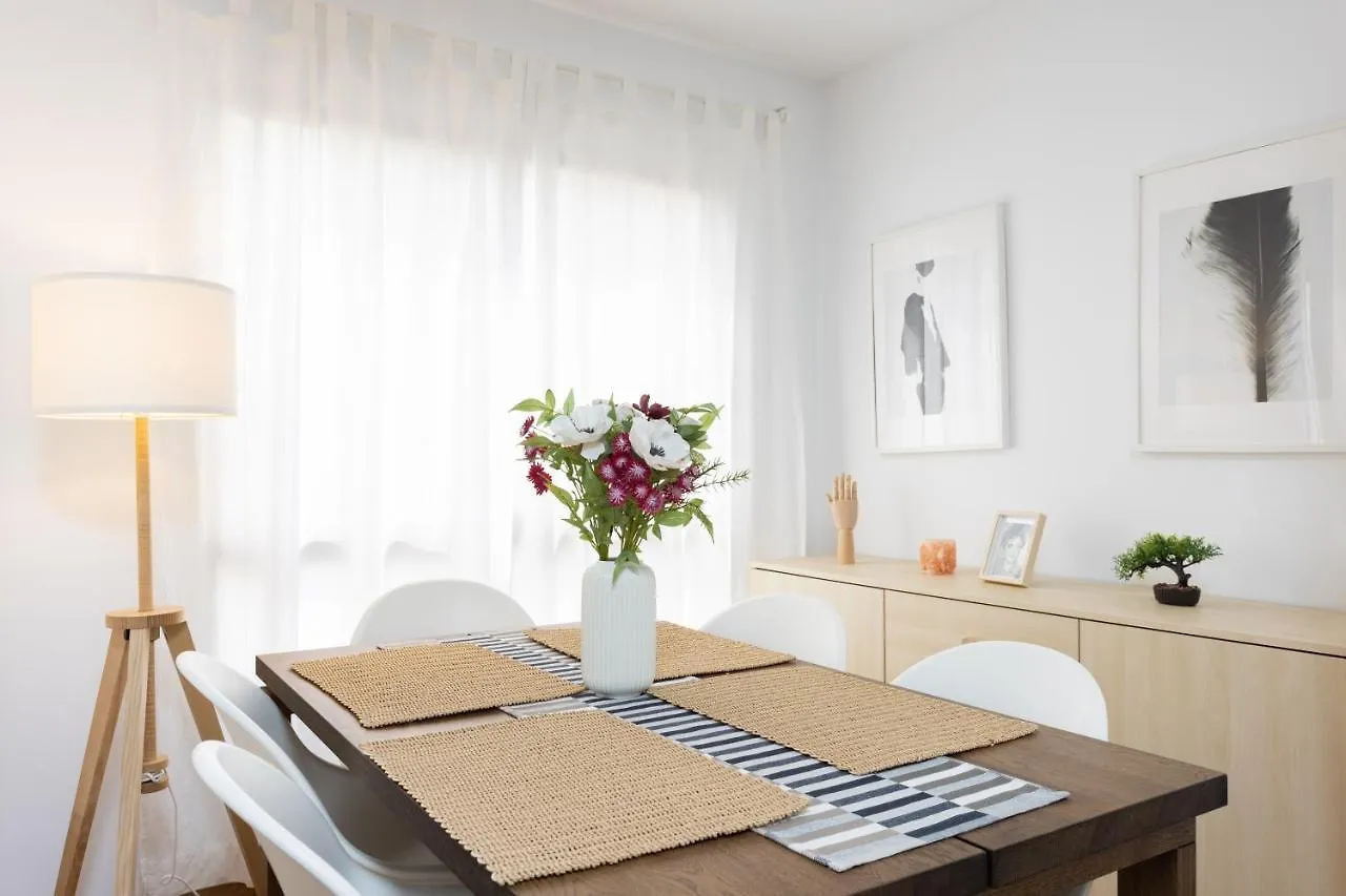 Apartment Home2Book Design Black & White Santa Cruz Home